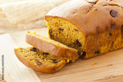 Homemade Chocolate Chip Pumpkin Bread