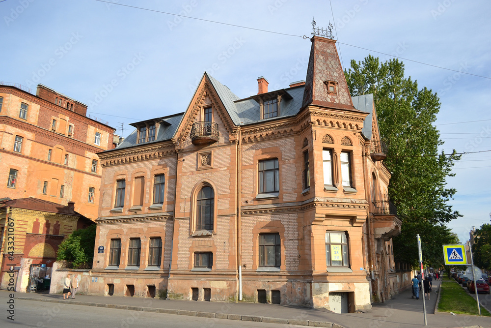 Fototapeta premium Old house in St.Petersburg