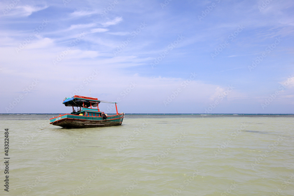 Obraz premium Long tail boat
