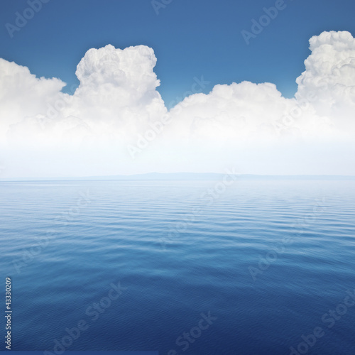 beautiful sea and cloud sky at the horizon
