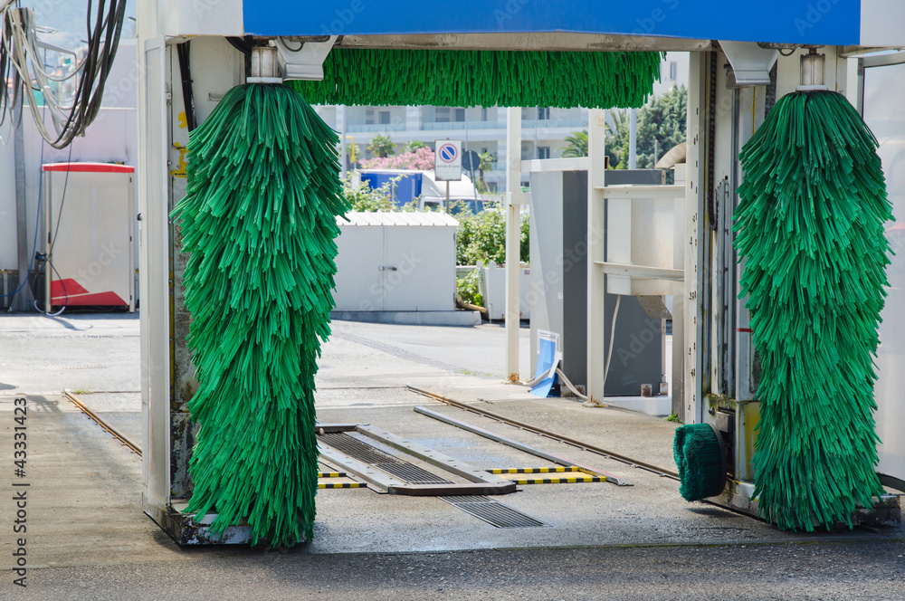 Autolavaggio a spazzole Stock Photo | Adobe Stock