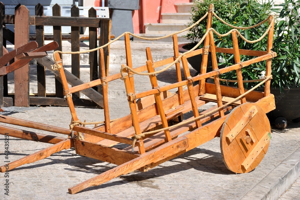Vecchio carretto in legno Stock Photo | Adobe Stock