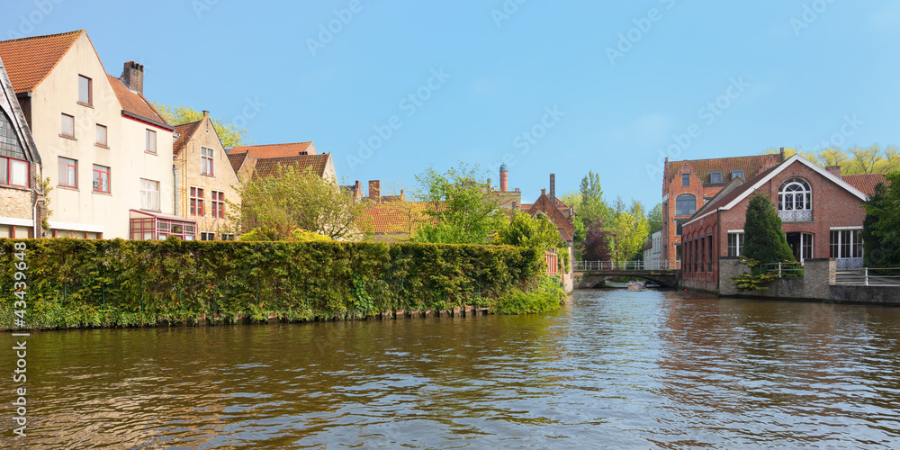 Wonderful channels of Brugge Wonderful channels of Brugge