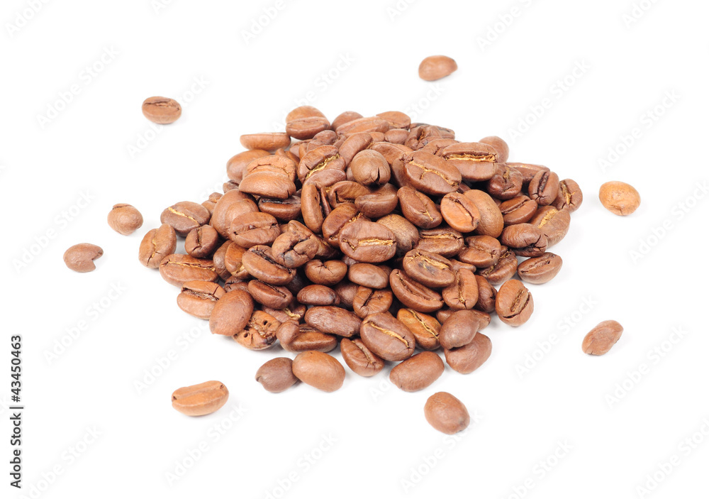 Obraz premium Coffee Beans Isolated on White Background