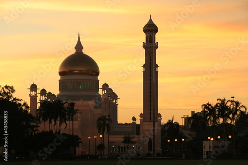 Sultan Omar Ali Saifudding Mosque at sunset, Brunei