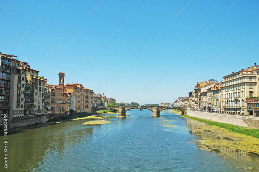 Vista dal Ponte Vecchio, Firenze, Italia