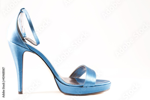 Elegant shoes with high heel of silk shantung - white background