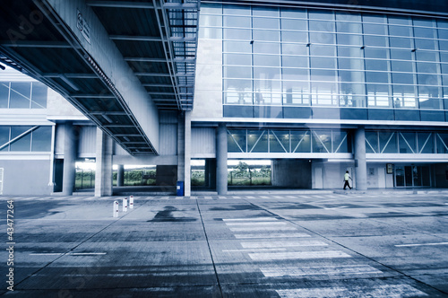 architecture / airport exterior
