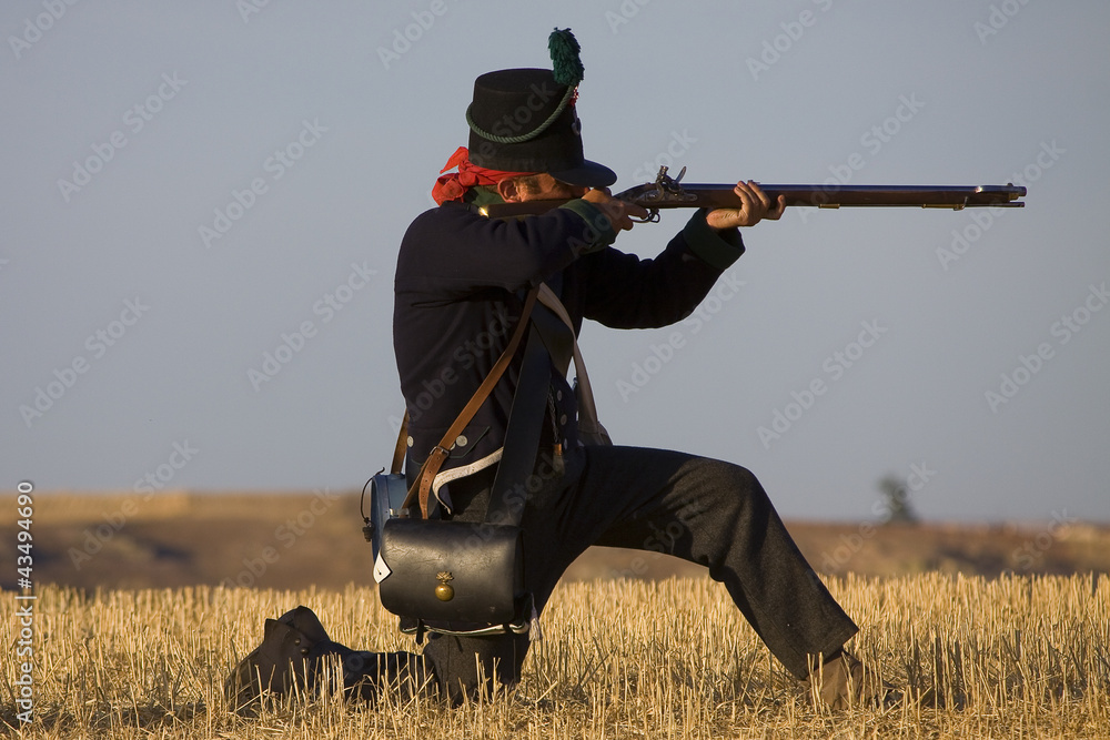 Soldado de la Guerra de Independencia española disparando Soldado de la Guerra de Independencia española disparando