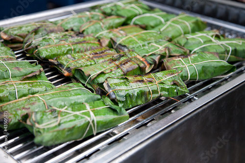 Obraz na płótnie Gegrillter Fisch w salonie