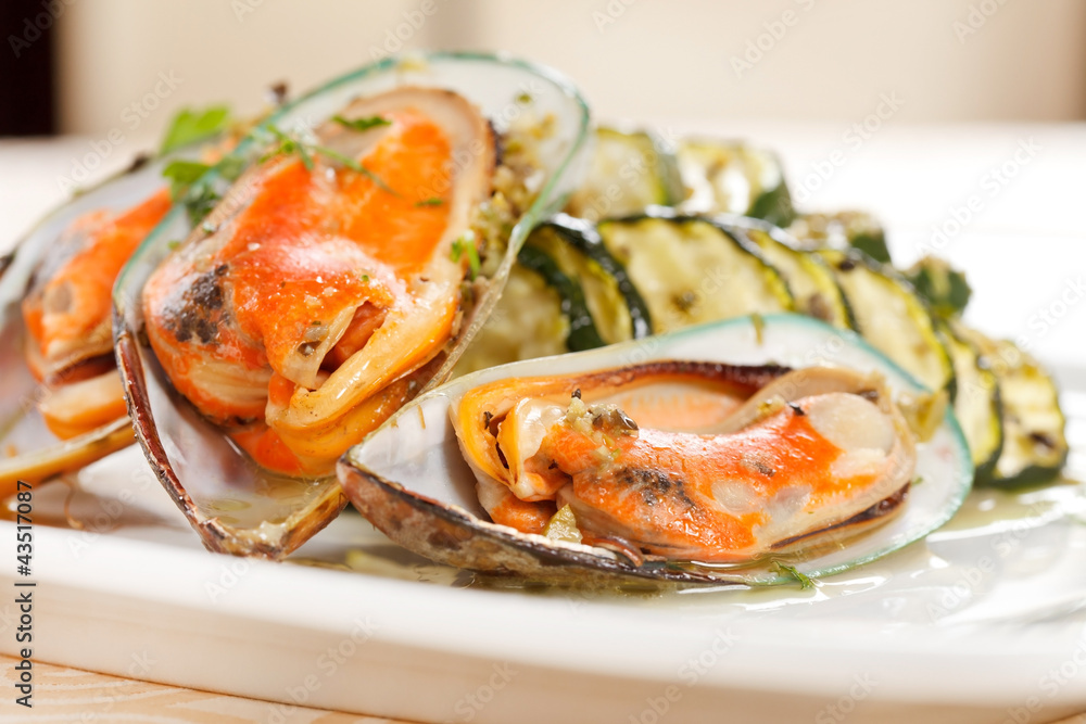 mussels with zucchini mussels with zucchini