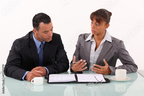 Wallpaper Mural Man and woman in businessmeeting Torontodigital.ca