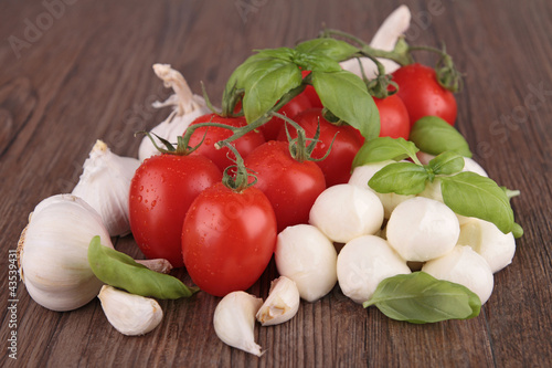 tomato,mozzarella,basil and garlic