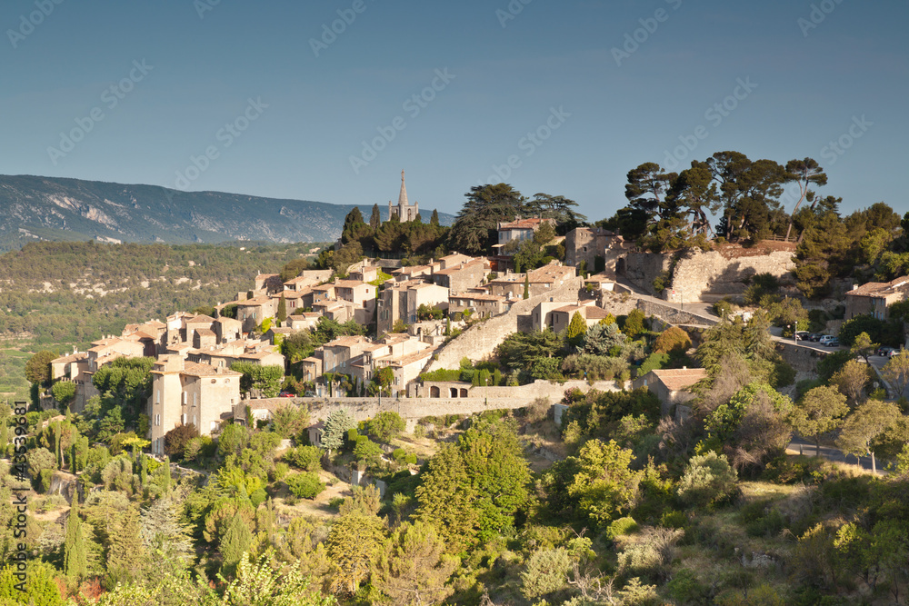 The hill top vilage of Bonnieux in Provence