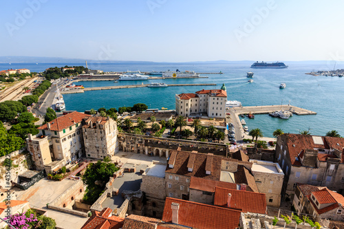 Obraz na płótnie SPLIT, CROATIA - JULY 2: Aerial View on Diocletian Palace and Ci w salonie
