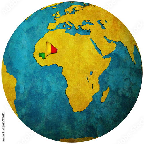 Canvas-taulu mali flag on globe map