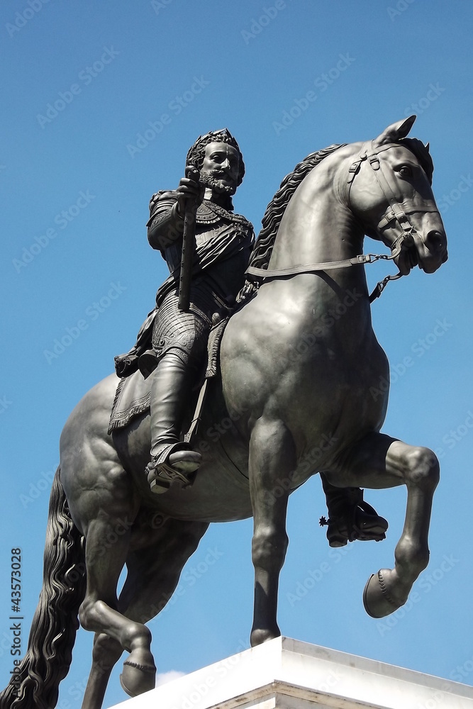 Paris statue Henri IV