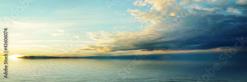 Fototapeta Naklejka Na Ścianę i Meble -  Panorama of sea sunset