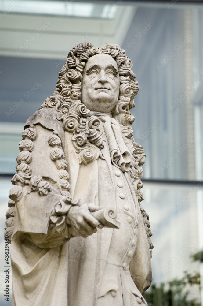 Sir Hans Sloane Statue