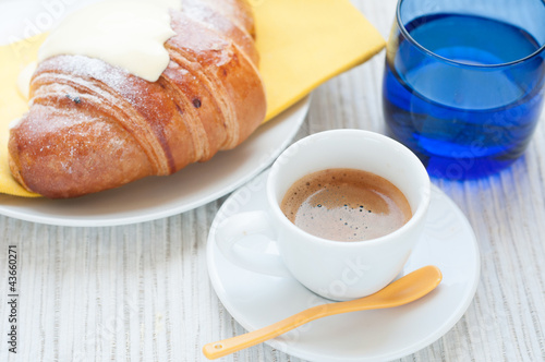 coffee with croissant _ Caff   espresso e brioche alla crema