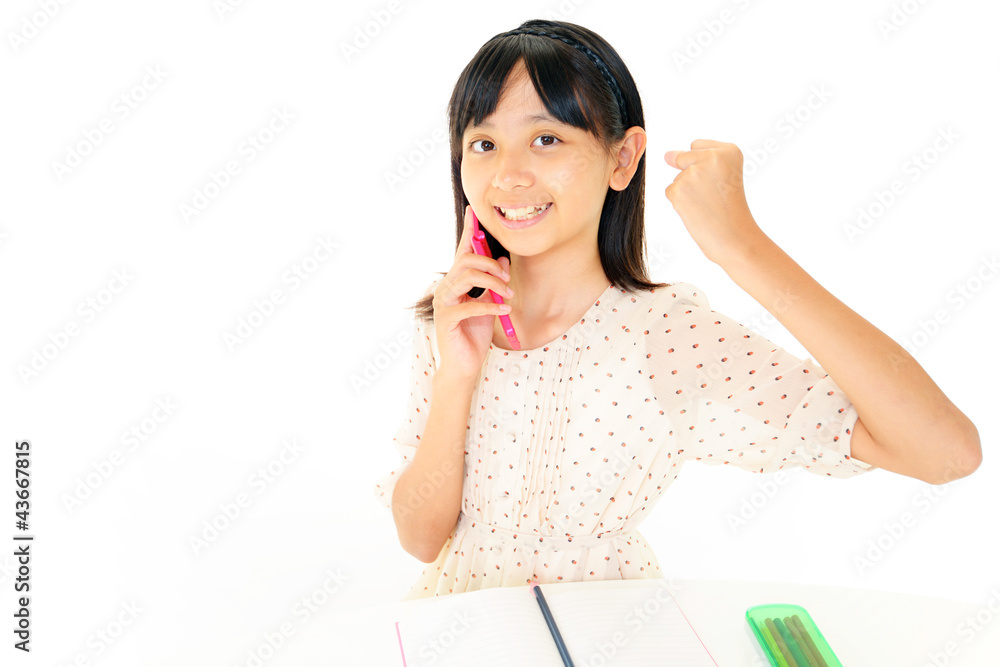 ガッツポーズをして喜ぶ受験生