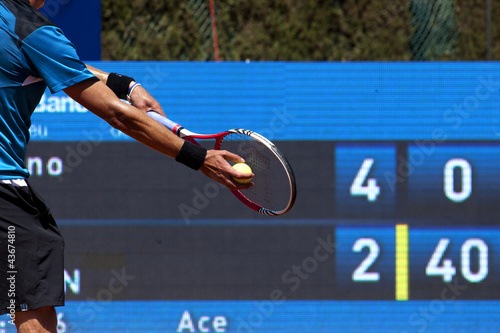 Tenis saque con marcador