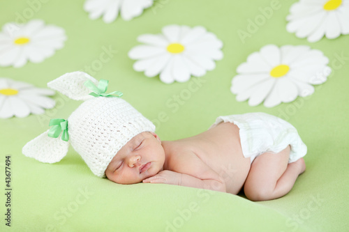newborn baby girl sleeping ...