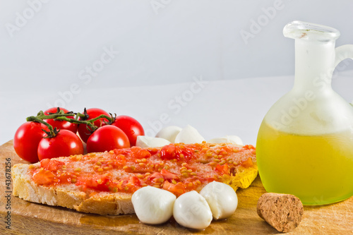 Pane e pomodoro, panzanella