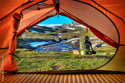 Camping in the Hardangervidda - Lookout through the Tent
