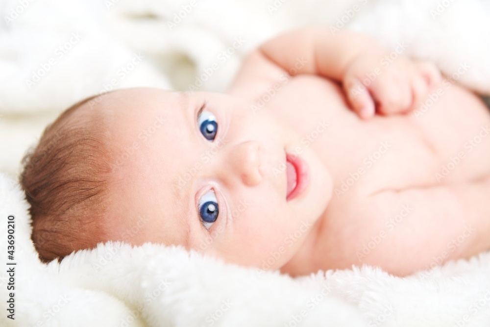 Baby mit blauen Augen