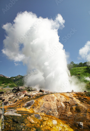 erupting geysers "Velikan"