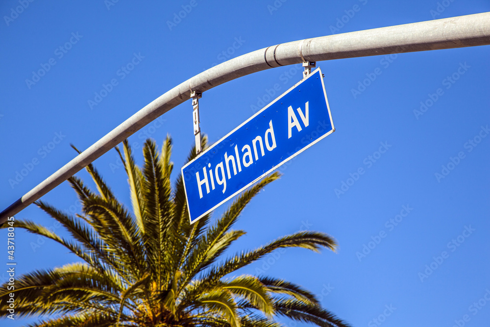 Fototapeta premium street sign Highland Av in Hollywood