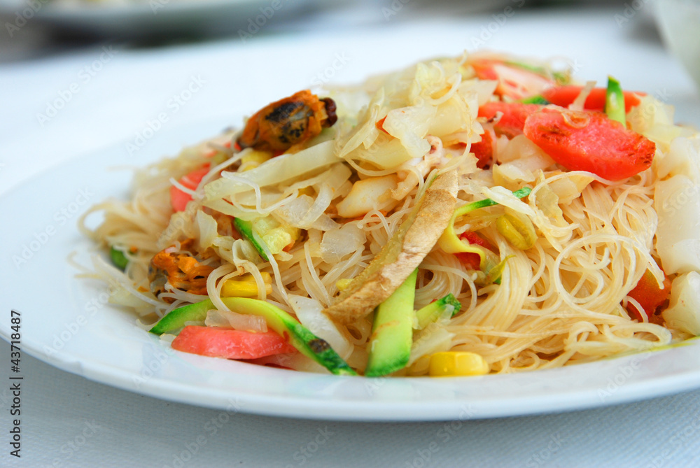 Rice spaghetti with fish sauce