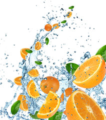 Küchenrückwand glas motiv Spritzendes Wasser Frische Orangen im Wasserspritzen auf weißem Hintergrund.  © Lukas Gojda