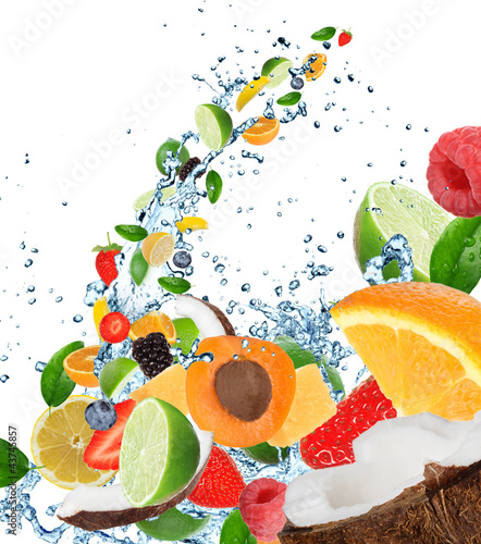Fototapeta Naklejka Na Ścianę i Meble -  Fresh fruits in water splash  on white background