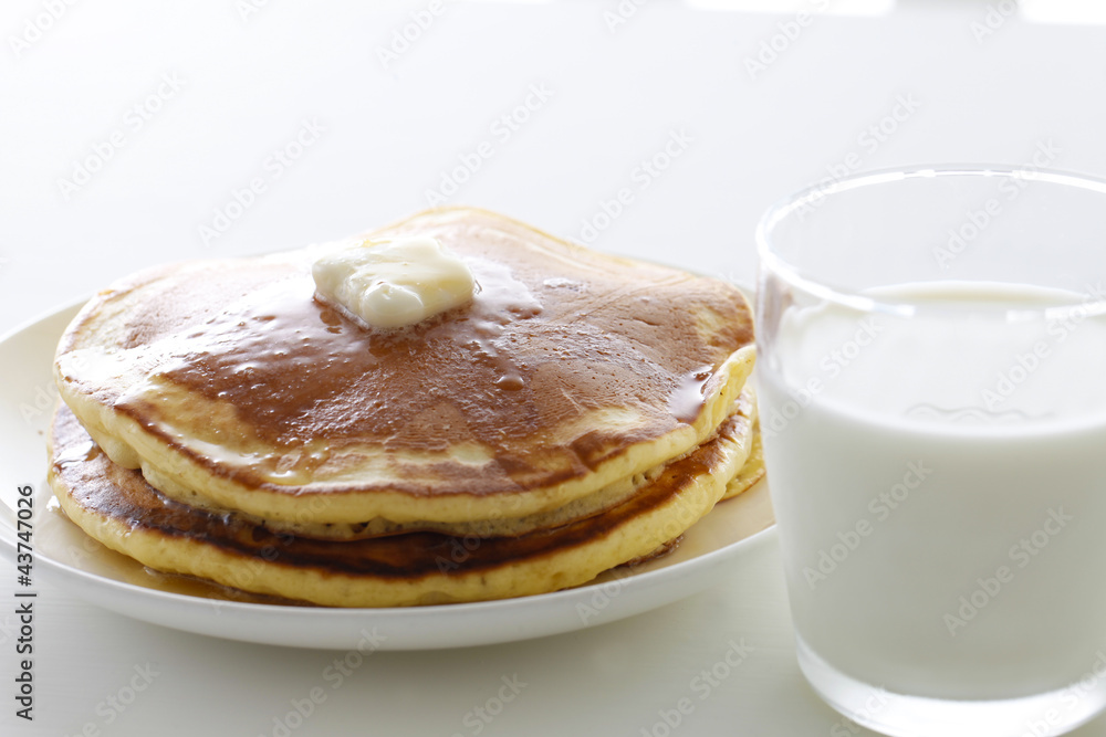 パンンケーキとミルク