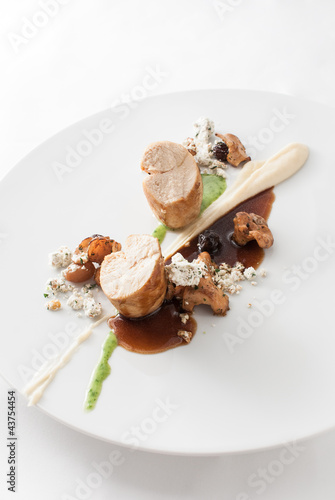 maispoularde | petersilie | traube