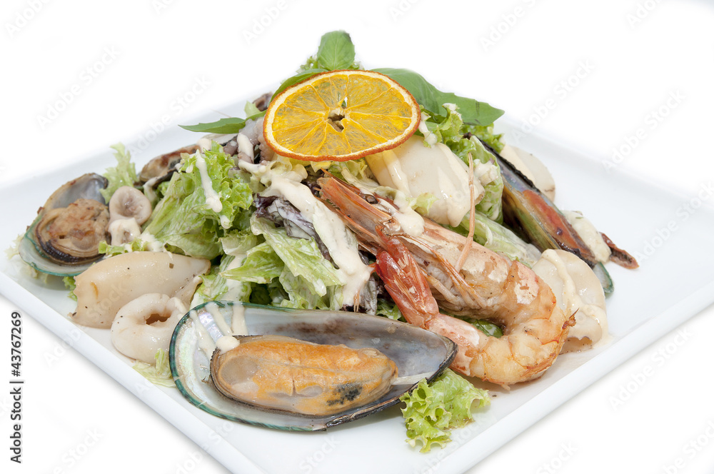 салат из морепродуктов салат из морепродуктов