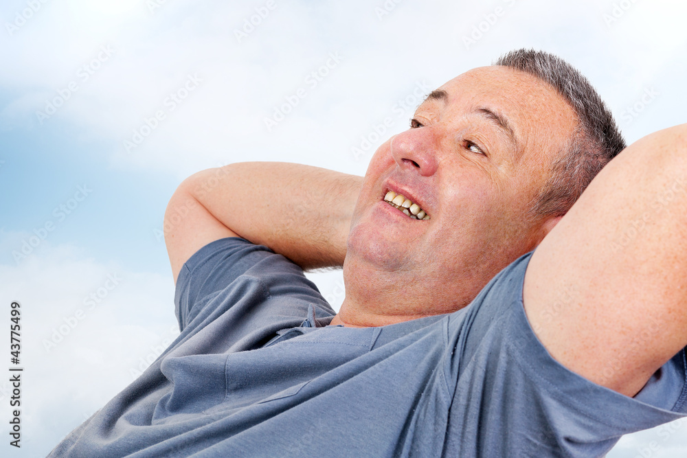 Obraz premium Man leans back