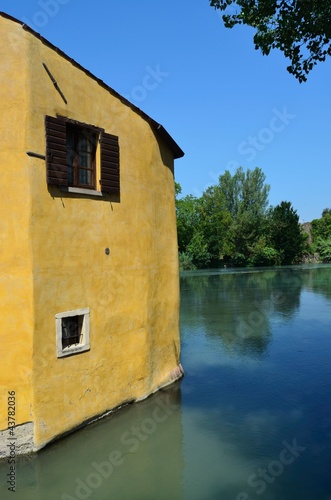 Casa sul fiume