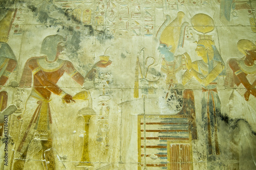 Fotografi Seti with Osiris and Isis bas relief