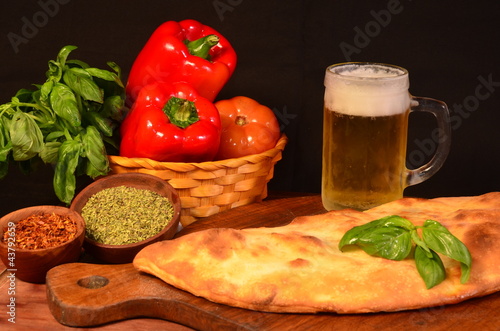 calzone con cerveza photo