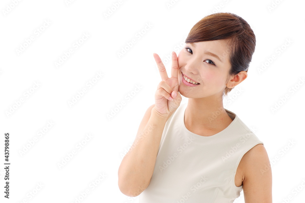 ピースサインをする女の子 ピースサインをする女の子