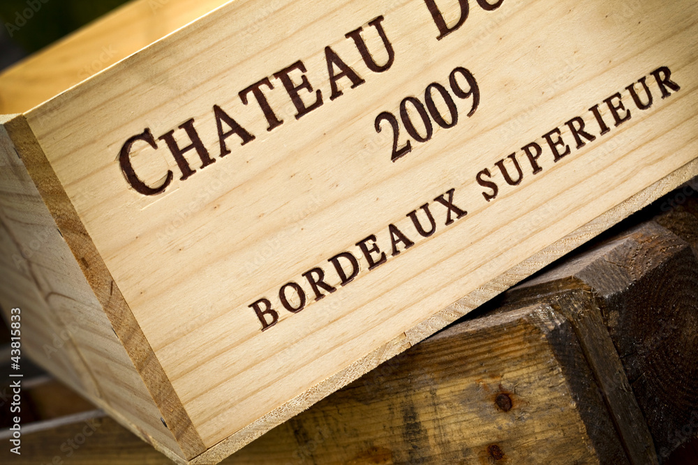 Fototapeta premium Caisse, vin, Bordeaux, cave, œnologie, bois, emballage