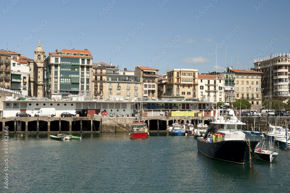 Puerto de Donosti.