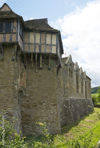 Canvas Print Hall and Moat at Stokesay Castle, Shropshire, England