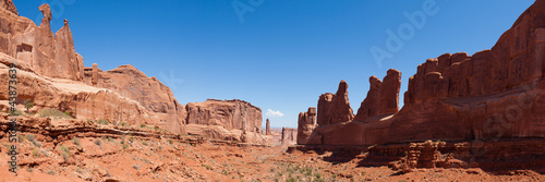 Panoramic view of Arches national park in Utah © Samuel B.