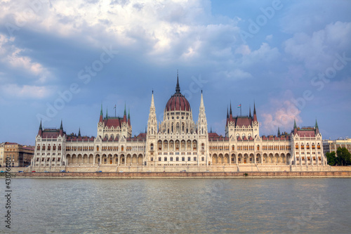 Parliament building in Budapest © Debu55y