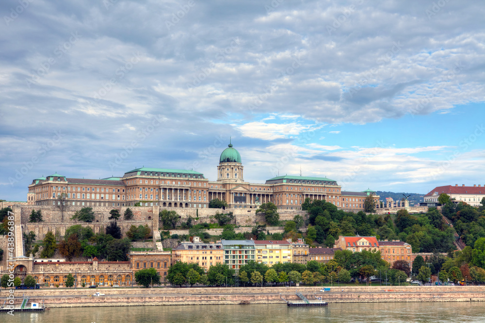 Fototapeta premium Cityscape with the Royal Palace in Budapest