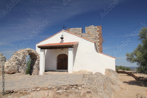 Ermita y Castillo de Monfrag  e. Extremadura.